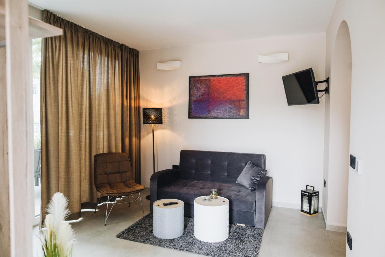 Stay In The Very Heart Of Porec - 50M To The Beach Esterno foto