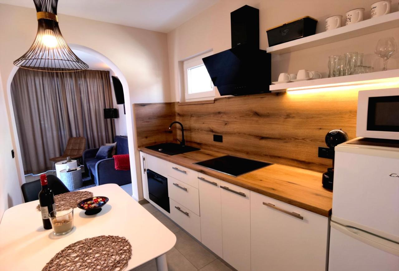 Stay In The Very Heart Of Porec - 50M To The Beach Esterno foto